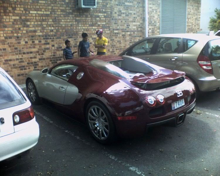 How many bugatti veyrons are there